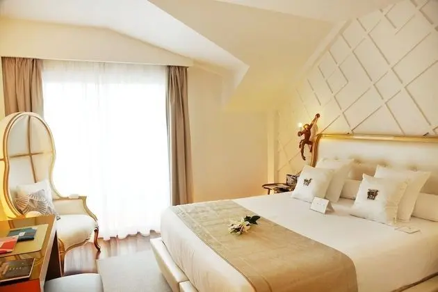 Tek Büyük Yataklı Oda (Gold Views)