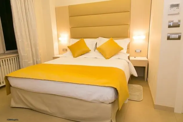 Büyük Yataklı Tek Kişilik Oda