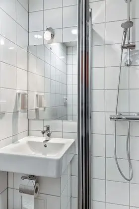Basic Tek Büyük Yataklı Oda