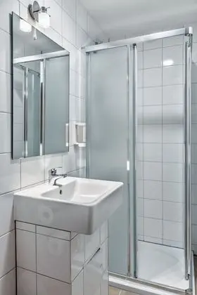 Basic Tek Büyük Yataklı Oda