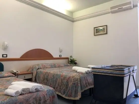 Basic Üç Kişilik Oda