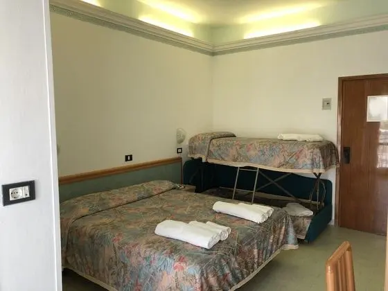 Family Dört Kişilik Oda