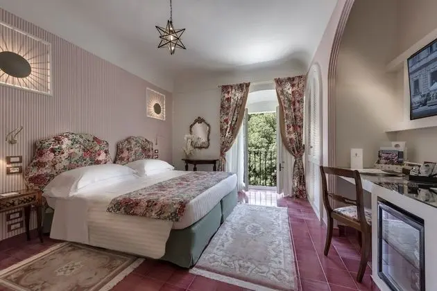 Classic Tek Büyük Yataklı Oda