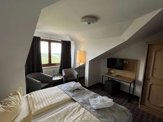 Tek Büyük Yataklı Oda (Panoramablick)