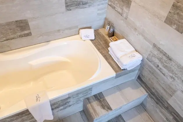 Deluxe Tek Büyük Yataklı Oda, Küvet
