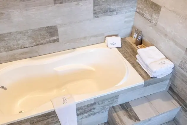 Deluxe Tek Büyük Yataklı Oda, Küvet
