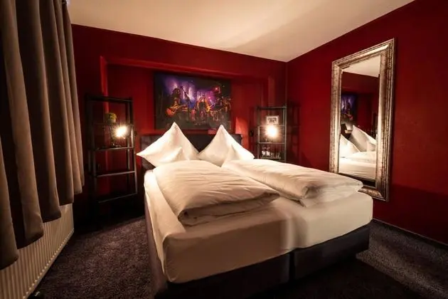 Tek Büyük Yataklı Oda, 1 Çift Kişilik Yatak, Sigara İçilmez