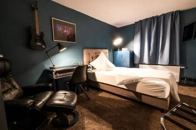 Tek Kişilik Oda, 1 Tek Kişilik Yatak, Sigara İçilmez