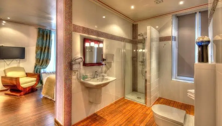 Comfort Tek Büyük Yataklı Oda