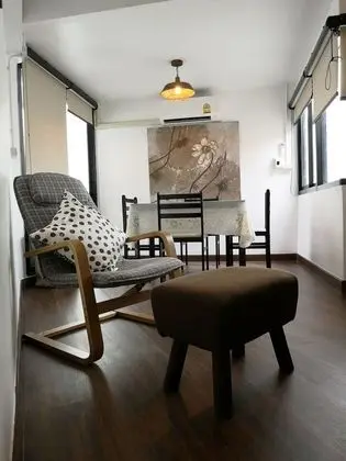 Family Room (2nd Floor)