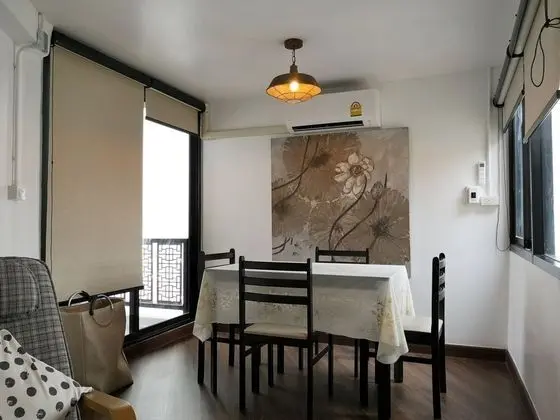 Family Room (2nd Floor)