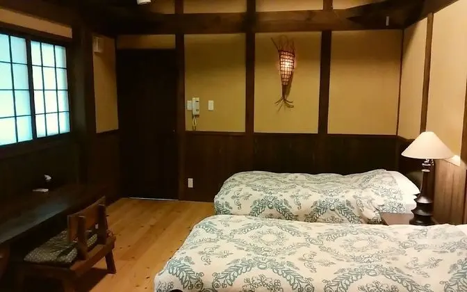 İki Ayrı Yataklı Oda (with Sofa Bed and Toilet)