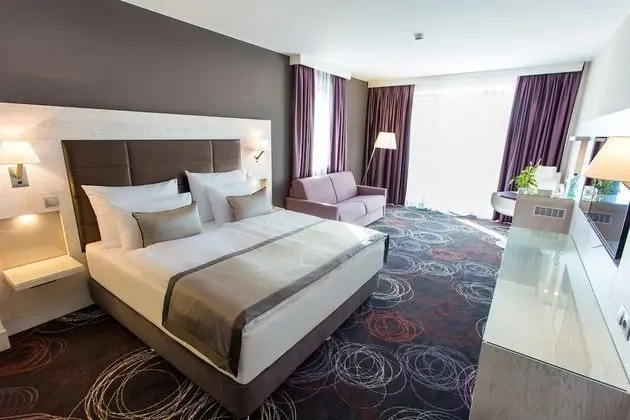 Deluxe Oda, 1 En Büyük (King) Boy Yatak ve Çekyat (Extra Room)