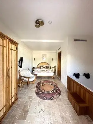 Jakuzili Oda, Havuz veya Bahçe Manzaralı, Jakuzili (2 Kişilik)