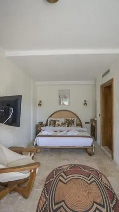 Jakuzili Oda, Havuz veya Bahçe Manzaralı, Jakuzili (2 Kişilik)