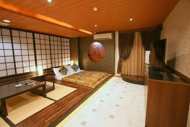 Deluxe Tek Büyük Yataklı Oda (33sqm)