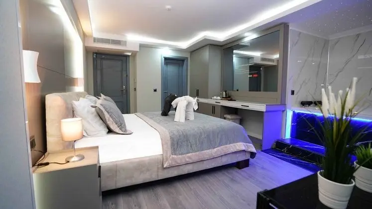 Premium Suite Jakuzi Şömine