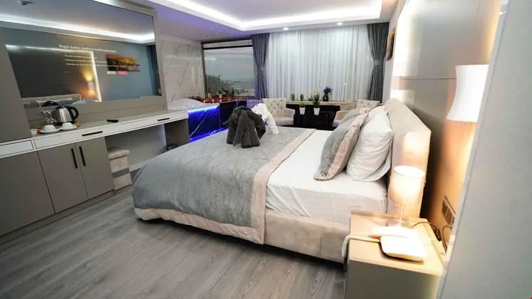Premium Suite Jakuzi Şömine