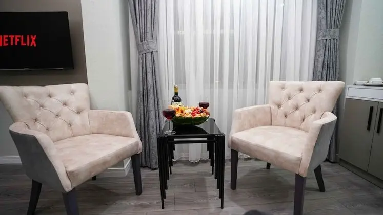 Premium Tek Büyük Yataklı Oda
