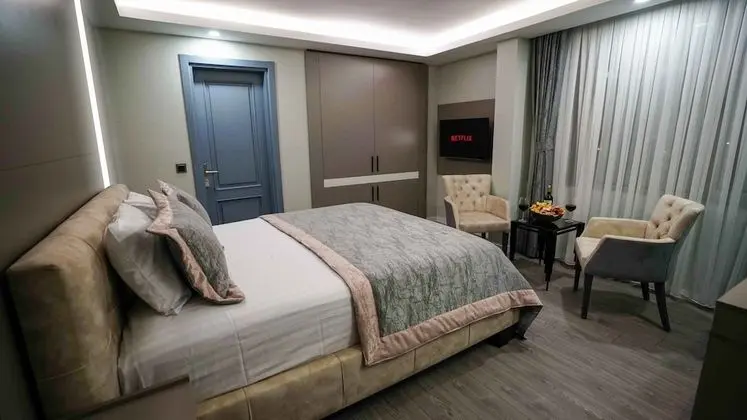 Premium Tek Büyük Yataklı Oda