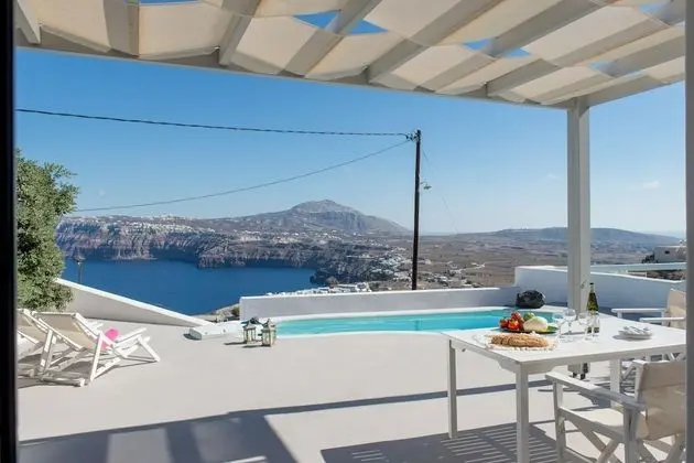 Family Apartment ,3 Bedrooms , Private Plunge Pool, Caldera View