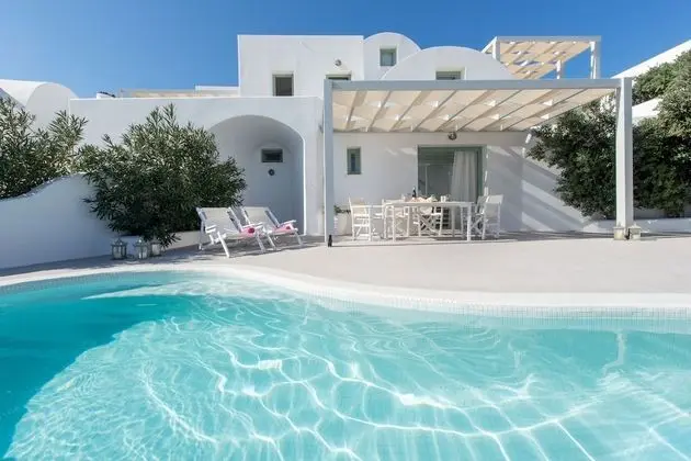 Family Apartment ,3 Bedrooms , Private Plunge Pool, Caldera View