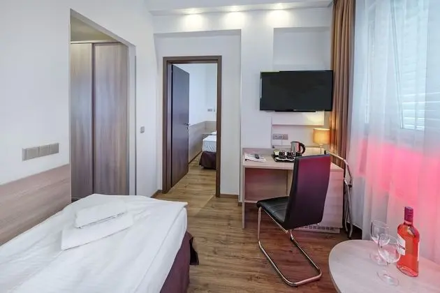 Deluxe Üç Kişilik Oda