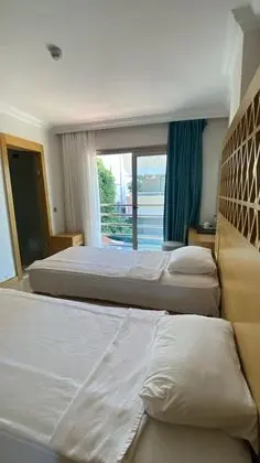 Kara Manzarali Standard Twin Fransız Balkonlu