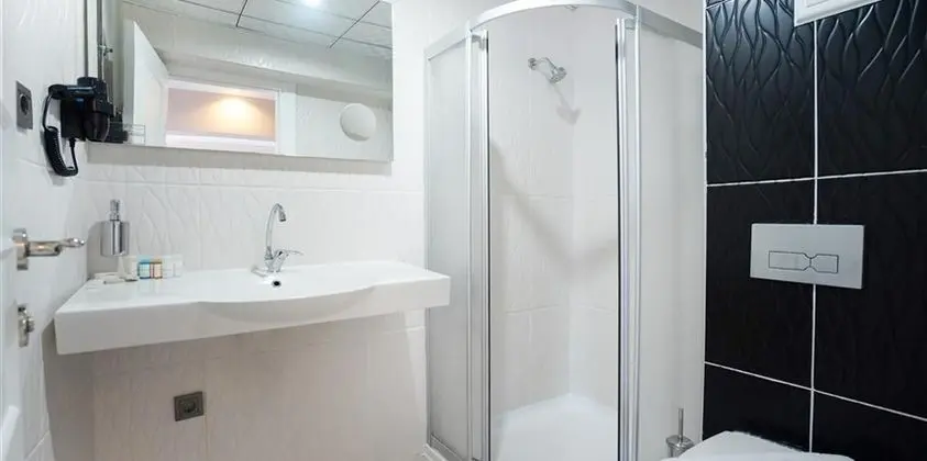 Standard Kara Manzaralı