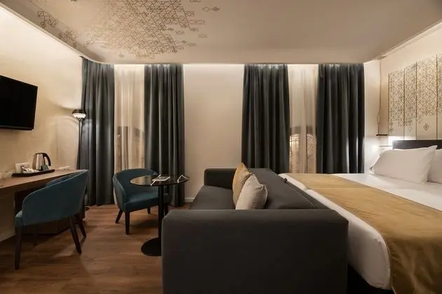 Deluxe Tek Büyük Yataklı Oda