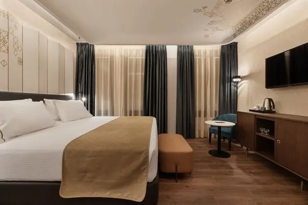 Deluxe Tek Büyük Yataklı Oda