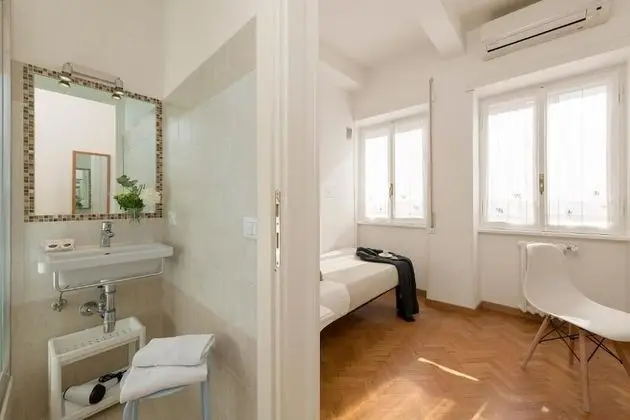 Basic Tek Büyük veya İki Ayrı Yataklı Oda