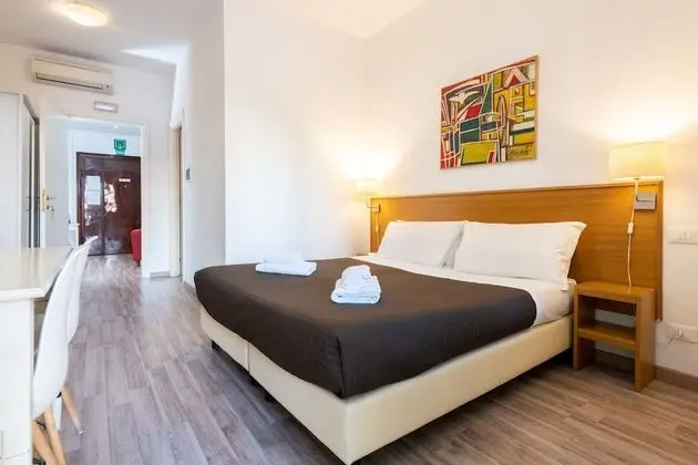 Basic Tek Büyük veya İki Ayrı Yataklı Oda