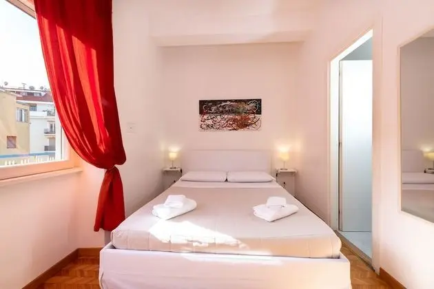 Basic Tek Büyük veya İki Ayrı Yataklı Oda