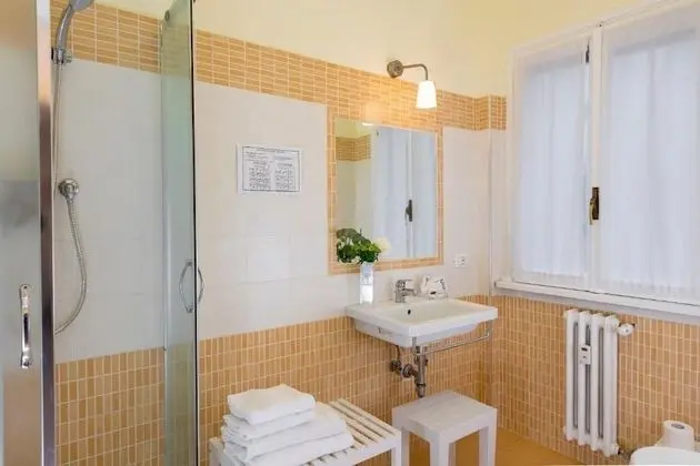 Basic Tek Büyük veya İki Ayrı Yataklı Oda