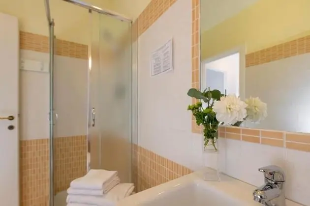 Basic Tek Büyük veya İki Ayrı Yataklı Oda