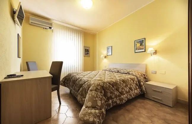 Tek Büyük Yataklı Oda