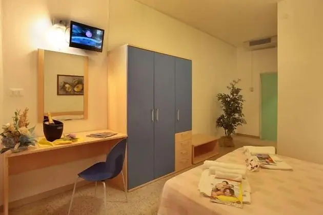 Büyük Yataklı Tek Kişilik Oda