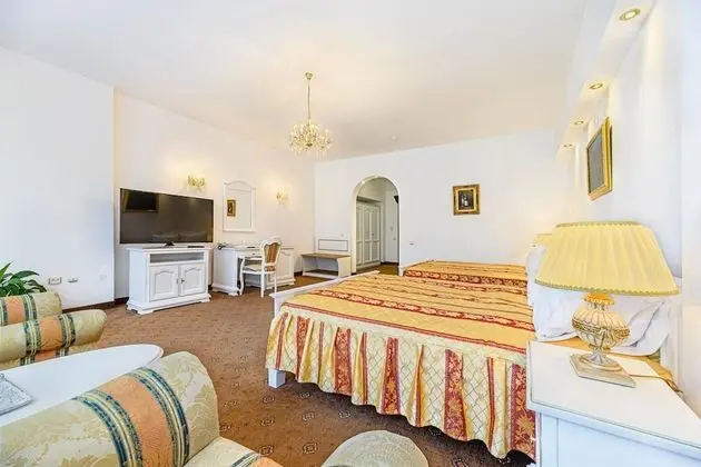 Deluxe Tek Büyük veya İki Ayrı Yataklı Oda, 2 Büyük (Queen) Boy Yatak, Engellilere Uygun, Balkon