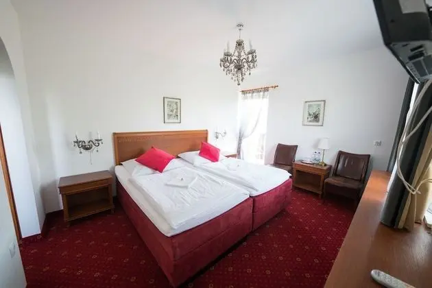 Tek Büyük veya İki Ayrı Yataklı Oda