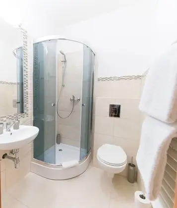 Tek Büyük veya İki Ayrı Yataklı Oda