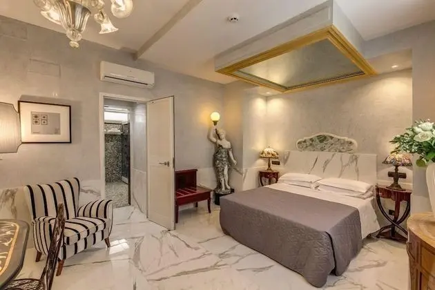 Classic Tek Büyük veya İki Ayrı Yataklı Oda