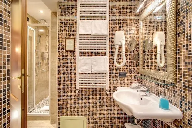 Superior Tek Büyük veya İki Ayrı Yataklı Oda