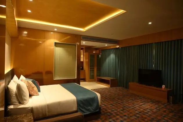 Senior Tek Büyük Yataklı Oda