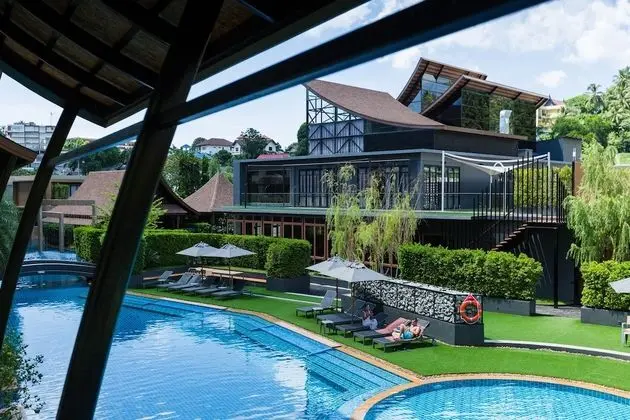 Aurico Superior Over the Pool