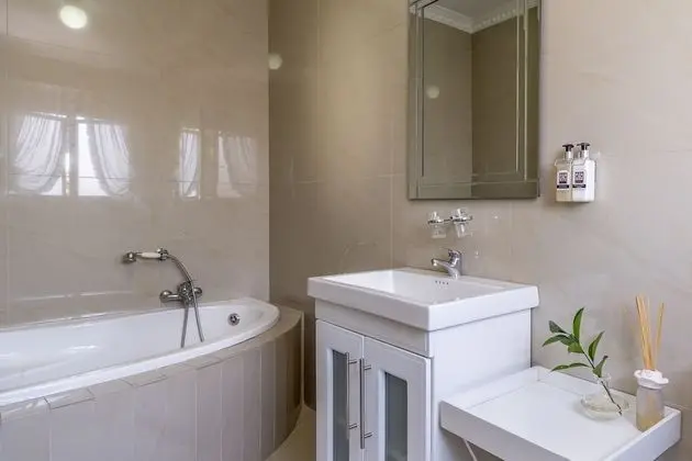 Double Room (1)