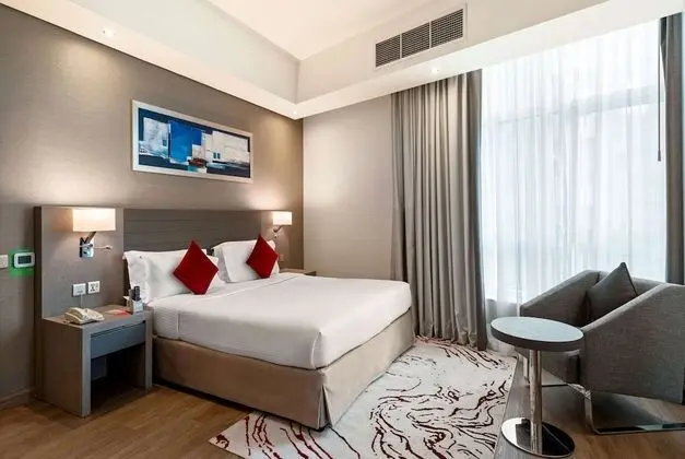 Oda, 1 En Büyük (King) Boy Yatak, Engellilere Uygun, Sigara İçilmez (Walk-In-Shower)