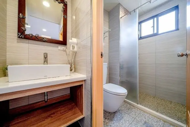 Deluxe Dört Kişilik Oda, Avlu Manzaralı