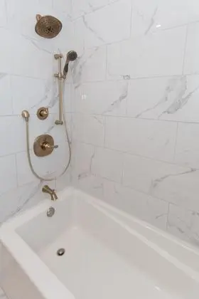 Basic Tek Büyük Yataklı Oda, 1 Büyük (Queen) Boy Yatak