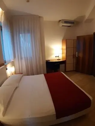 Classic Tek Büyük veya İki Ayrı Yataklı Oda